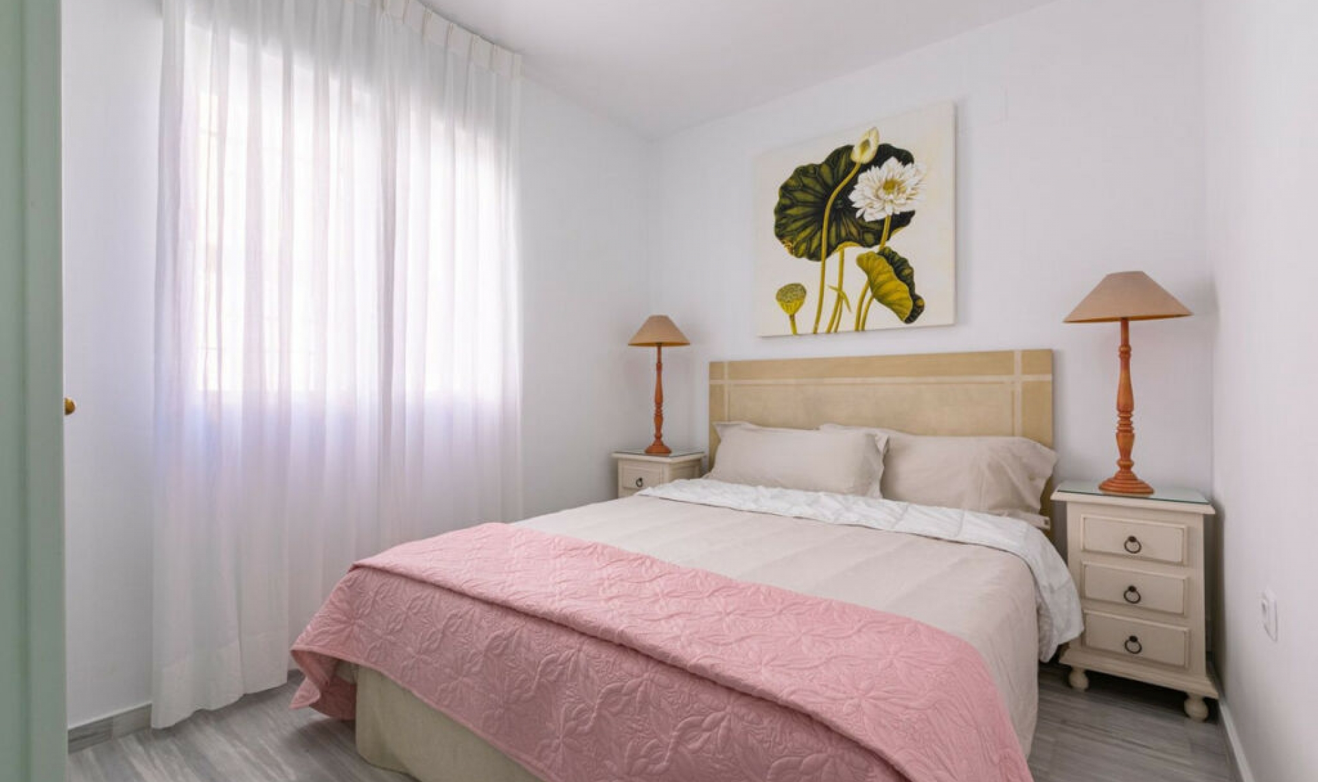 Resale - House -
Costabella