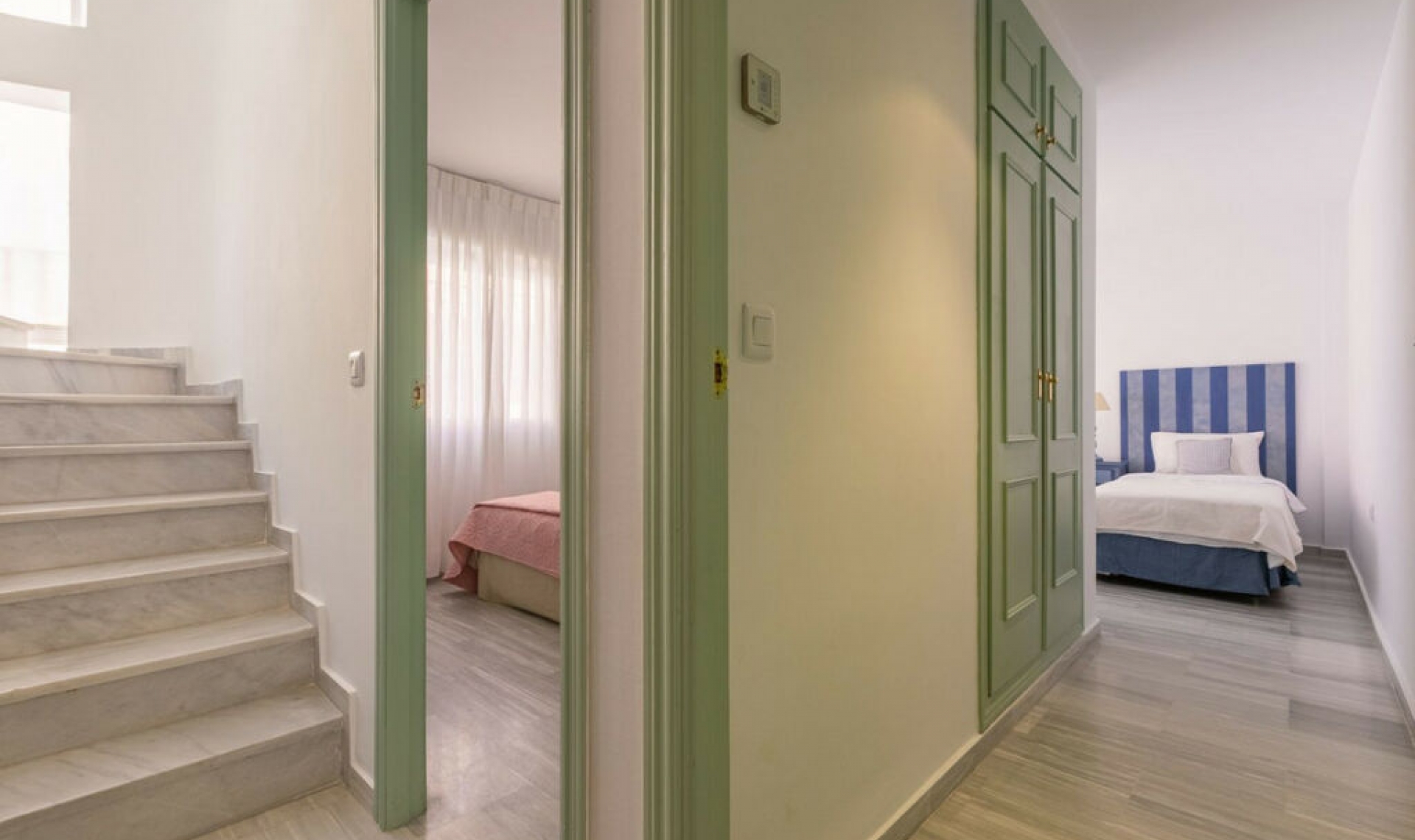Resale - House -
Costabella