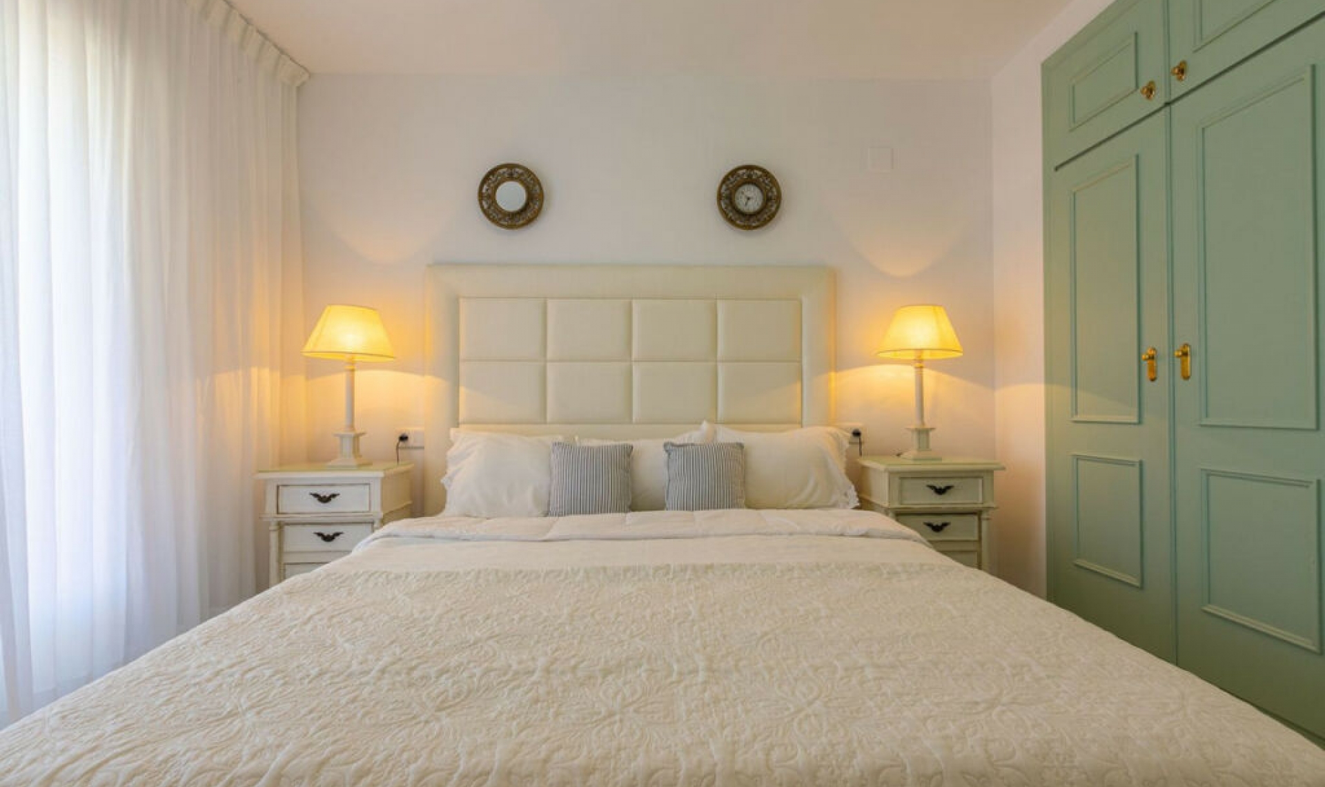 Resale - House -
Costabella