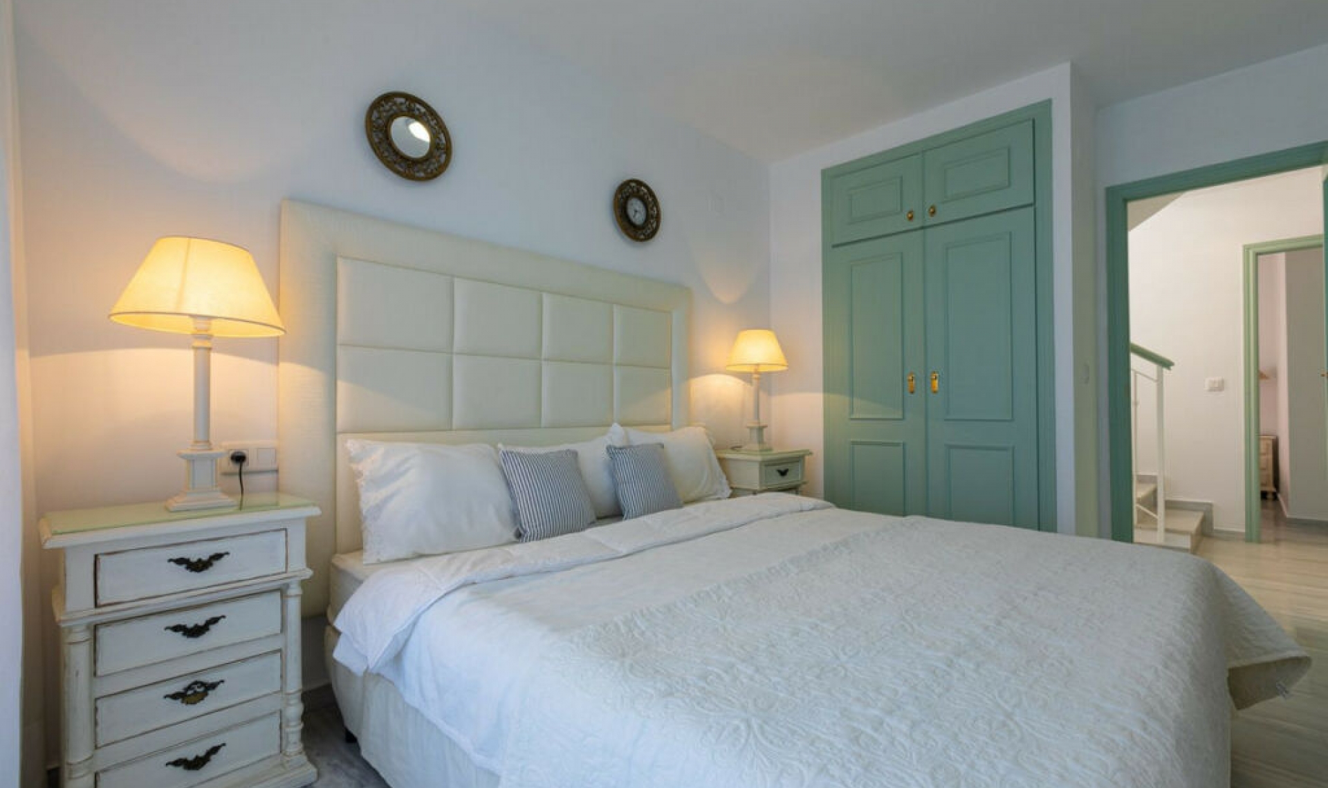 Resale - House -
Costabella