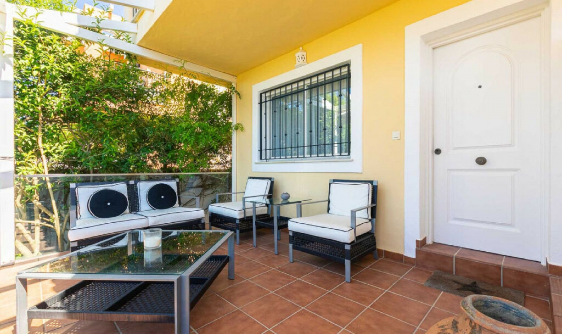Resale - House -
Costabella