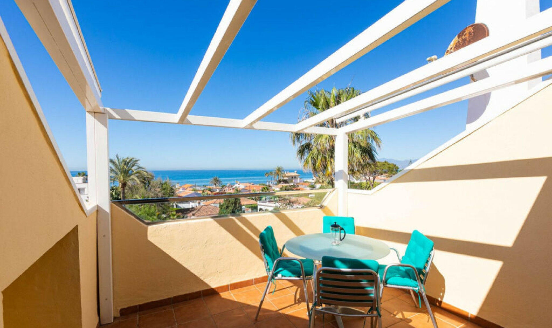 Resale - House -
Costabella