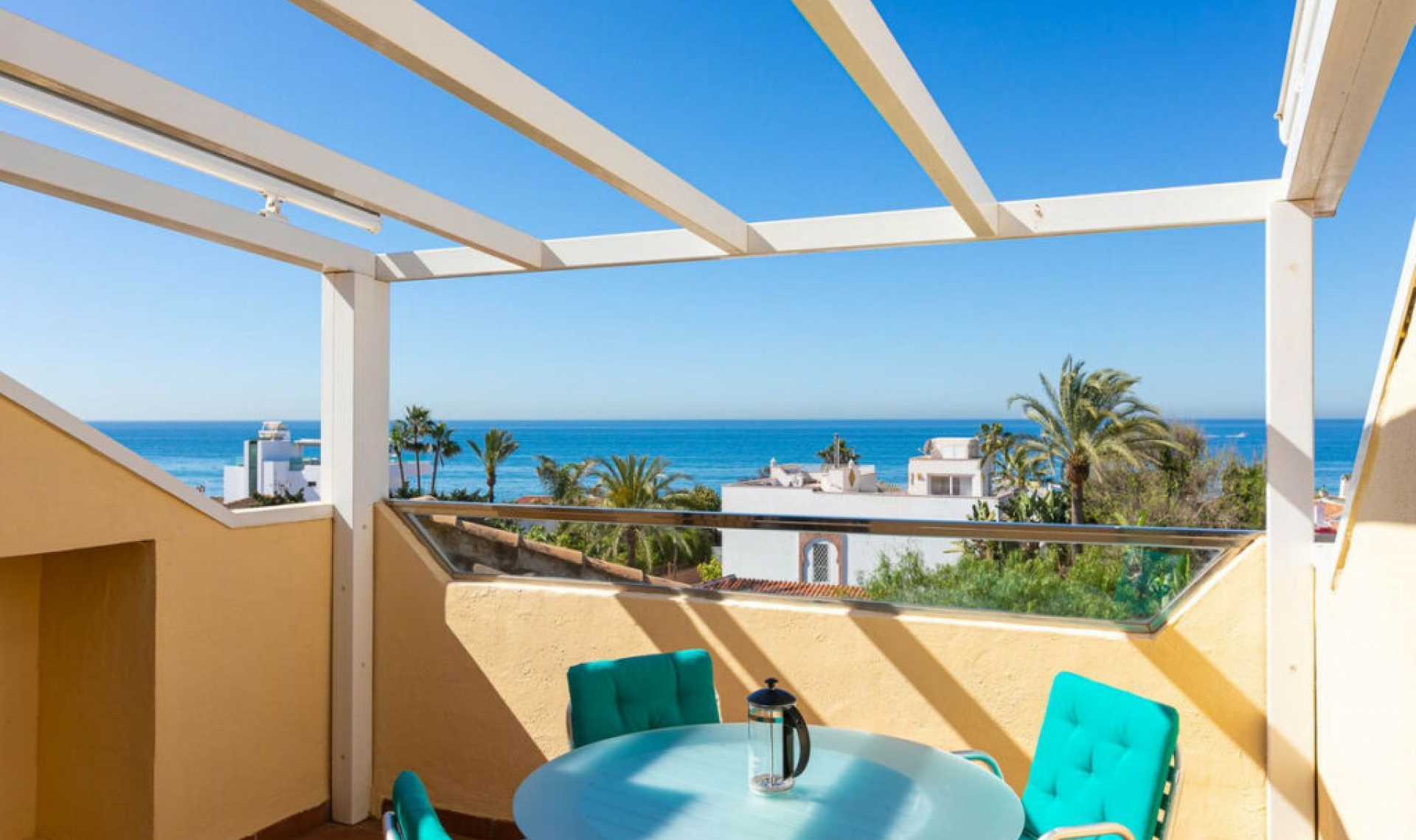Resale - House -
Costabella
