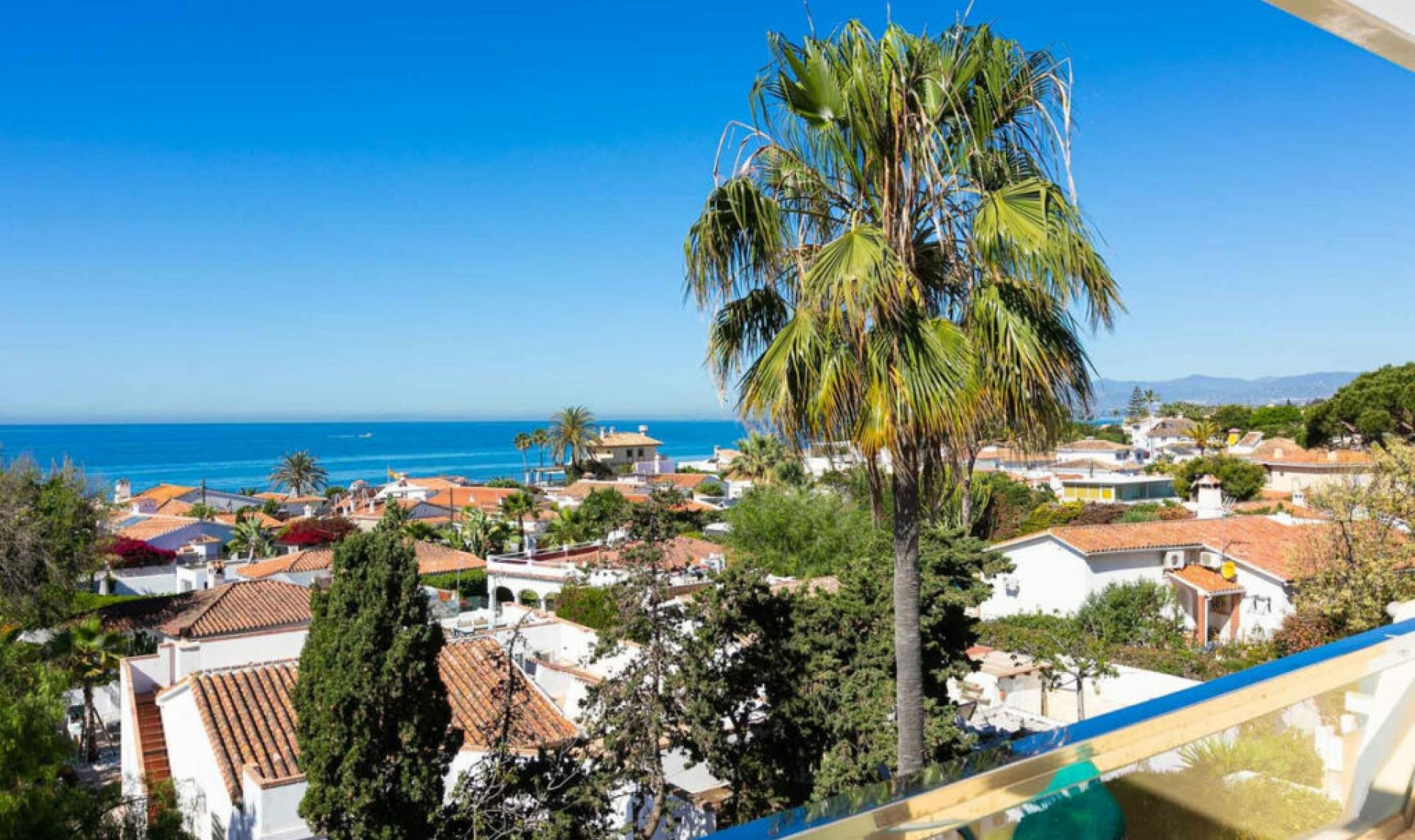 Resale - House -
Costabella