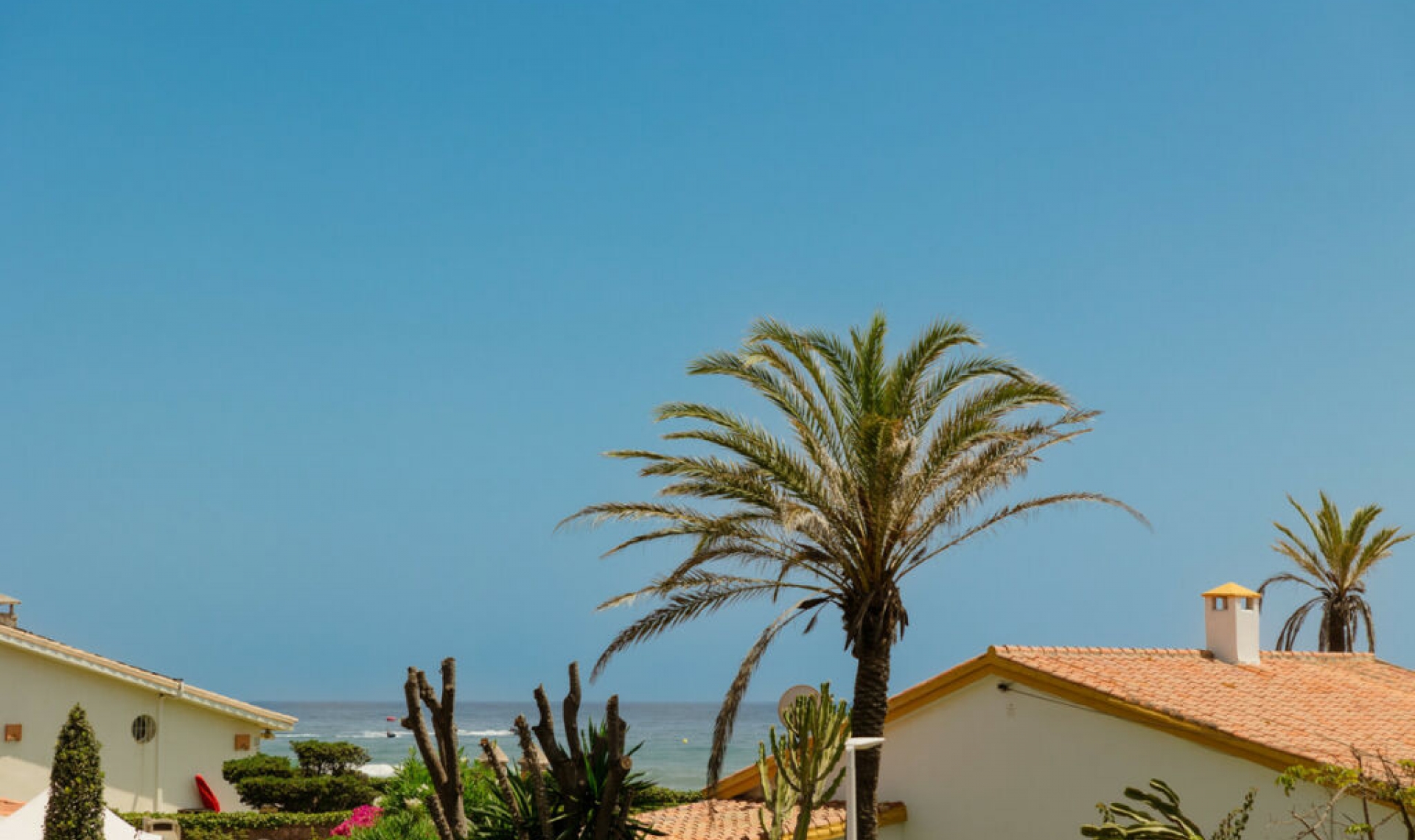 Resale - House -
Costabella