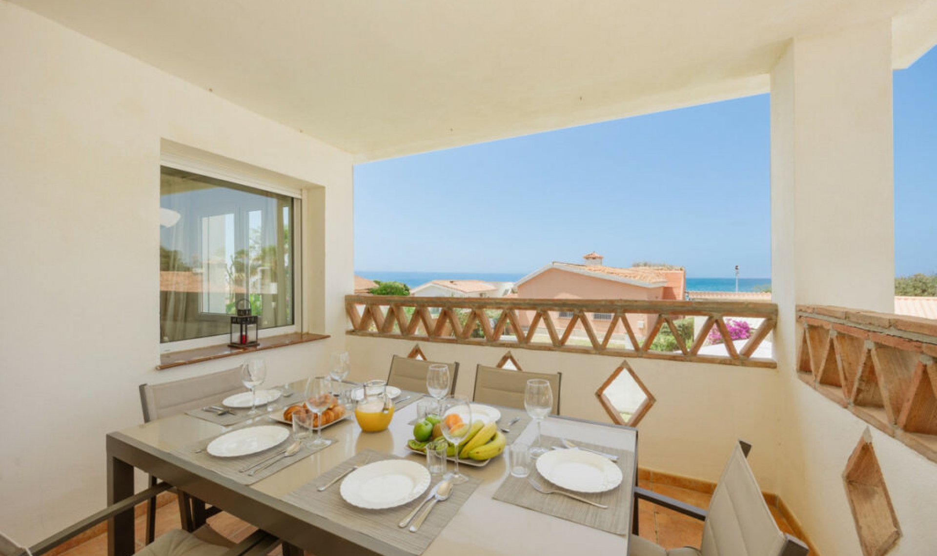 Resale - House -
Costabella