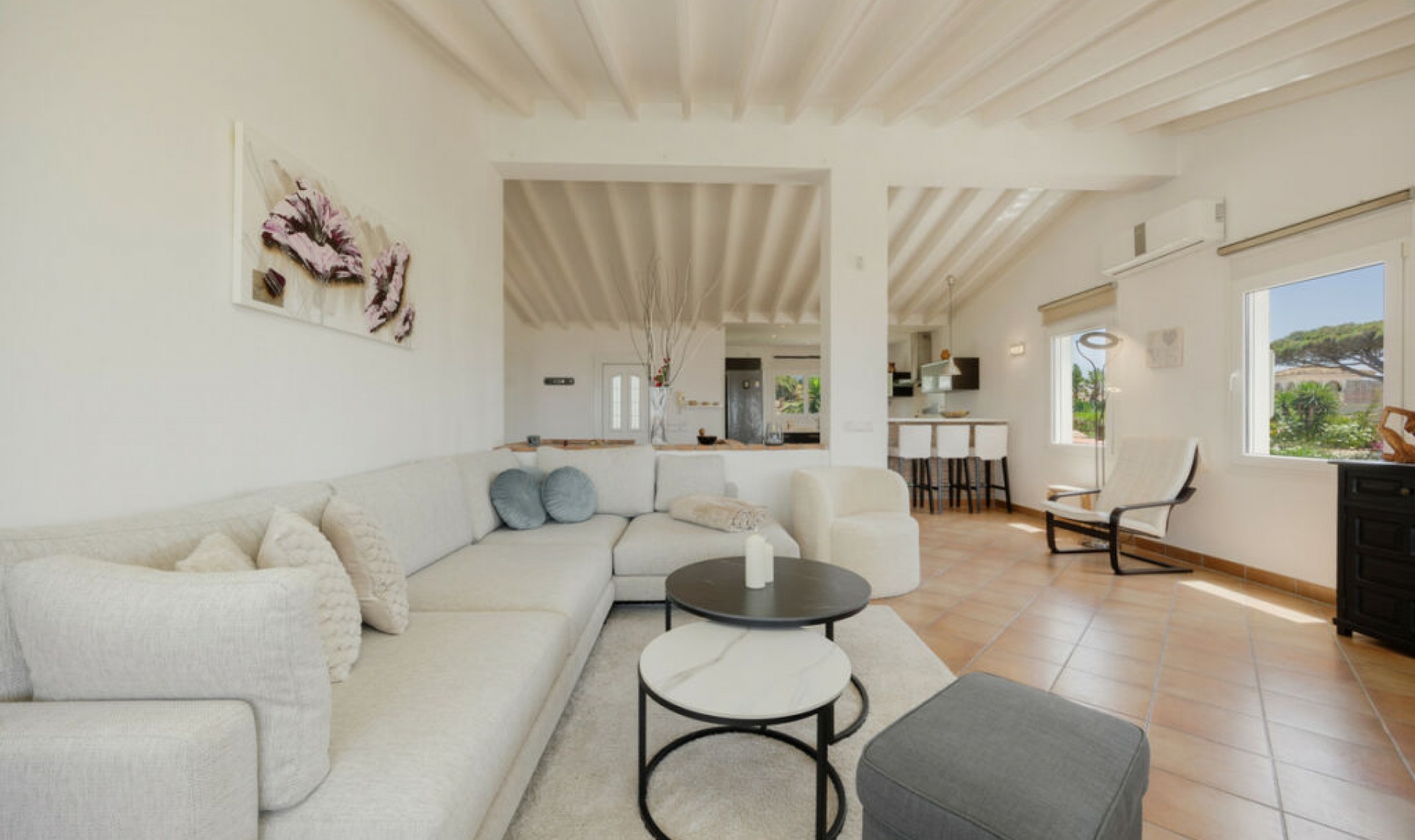 Resale - House -
Costabella