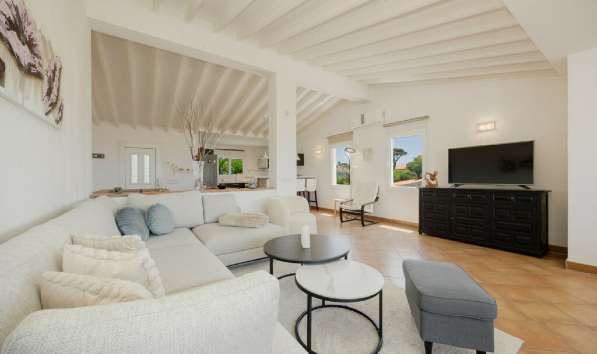 Resale - House -
Costabella