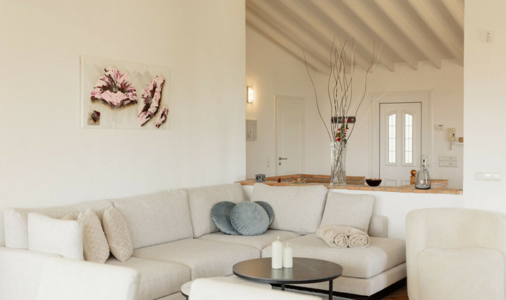 Resale - House -
Costabella