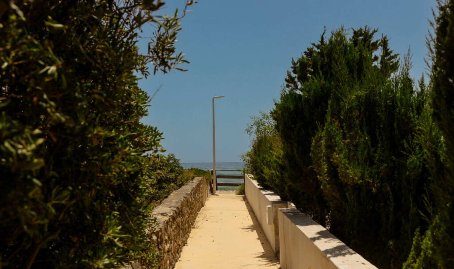 Resale - House -
Costabella