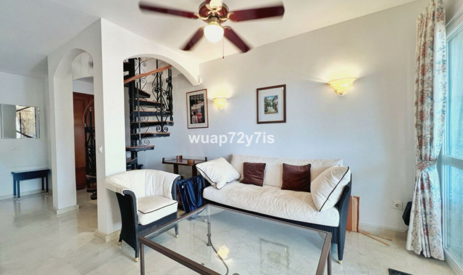 Resale - House -
Costabella