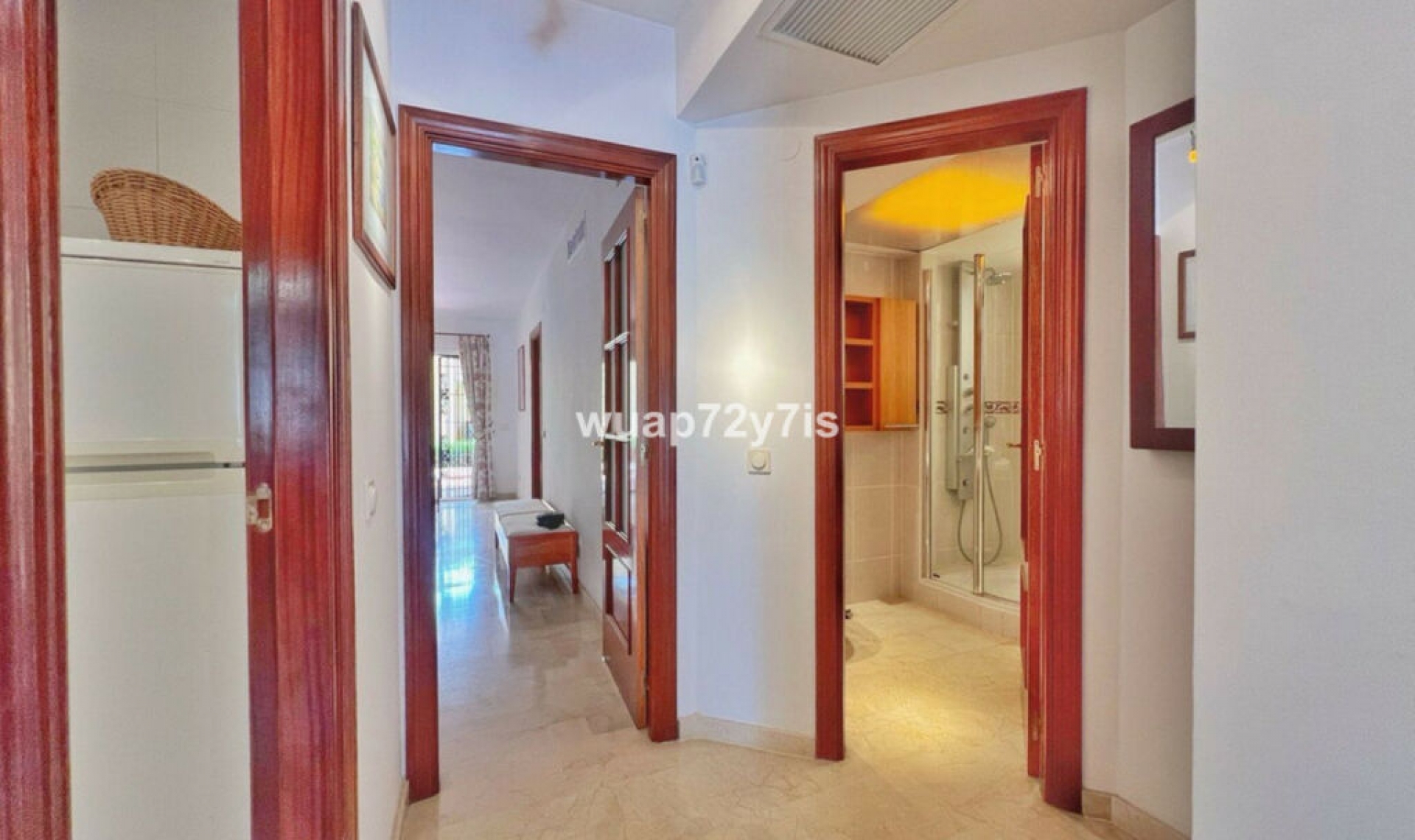 Resale - House -
Costabella