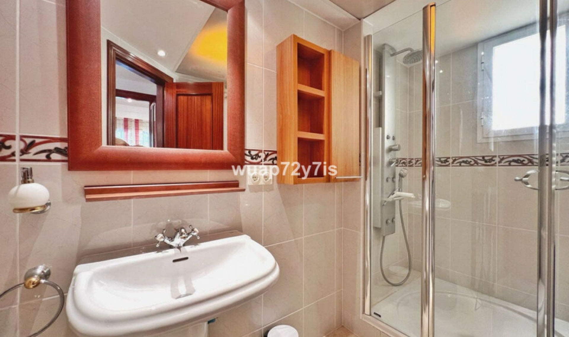 Resale - House -
Costabella