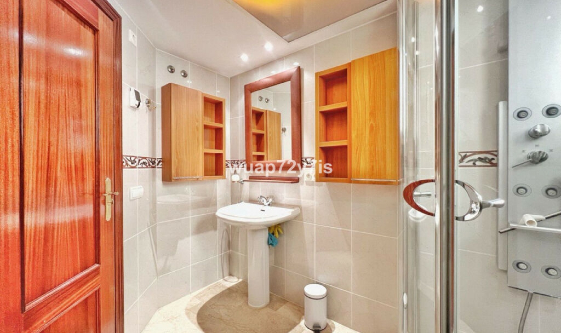 Resale - House -
Costabella