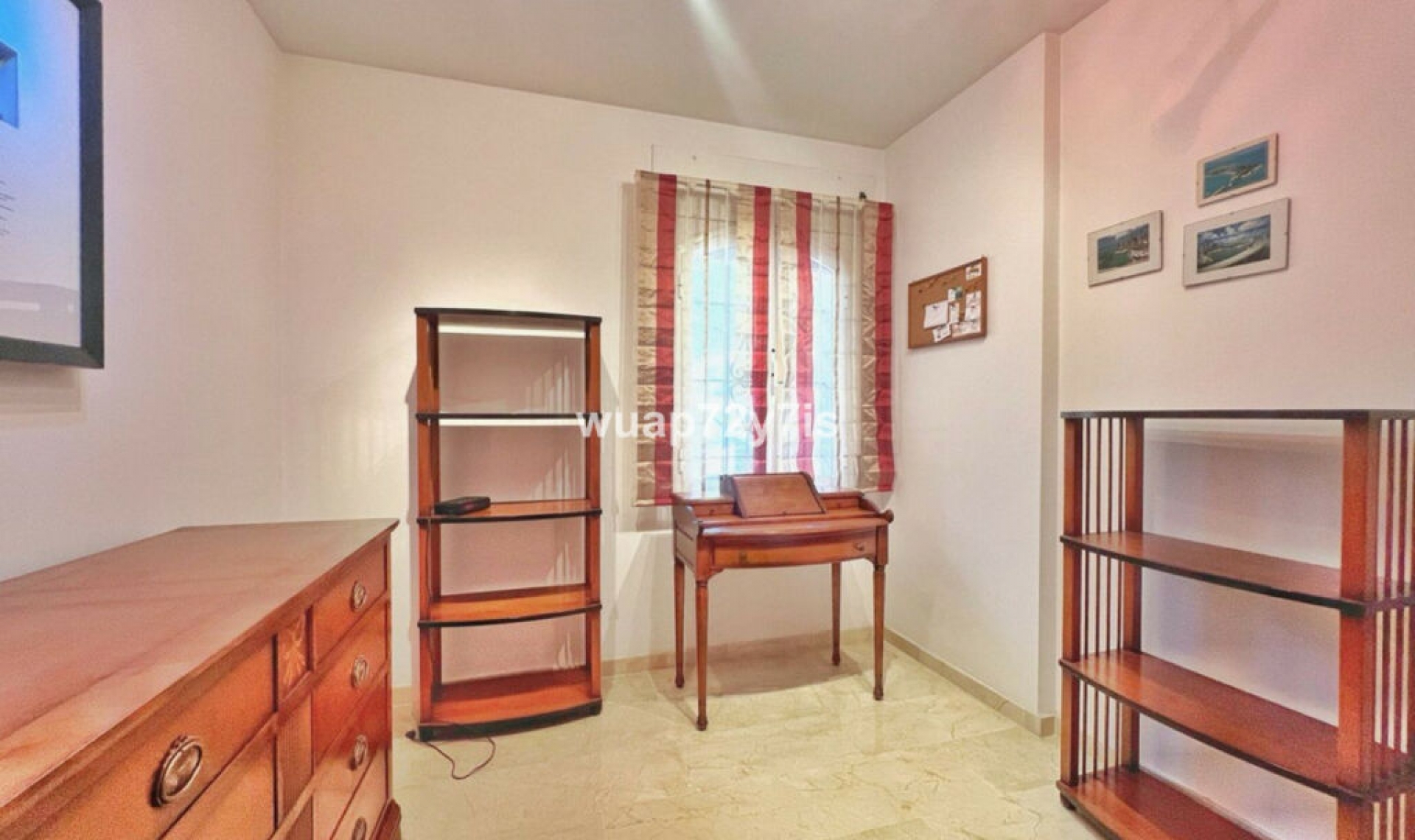 Resale - House -
Costabella