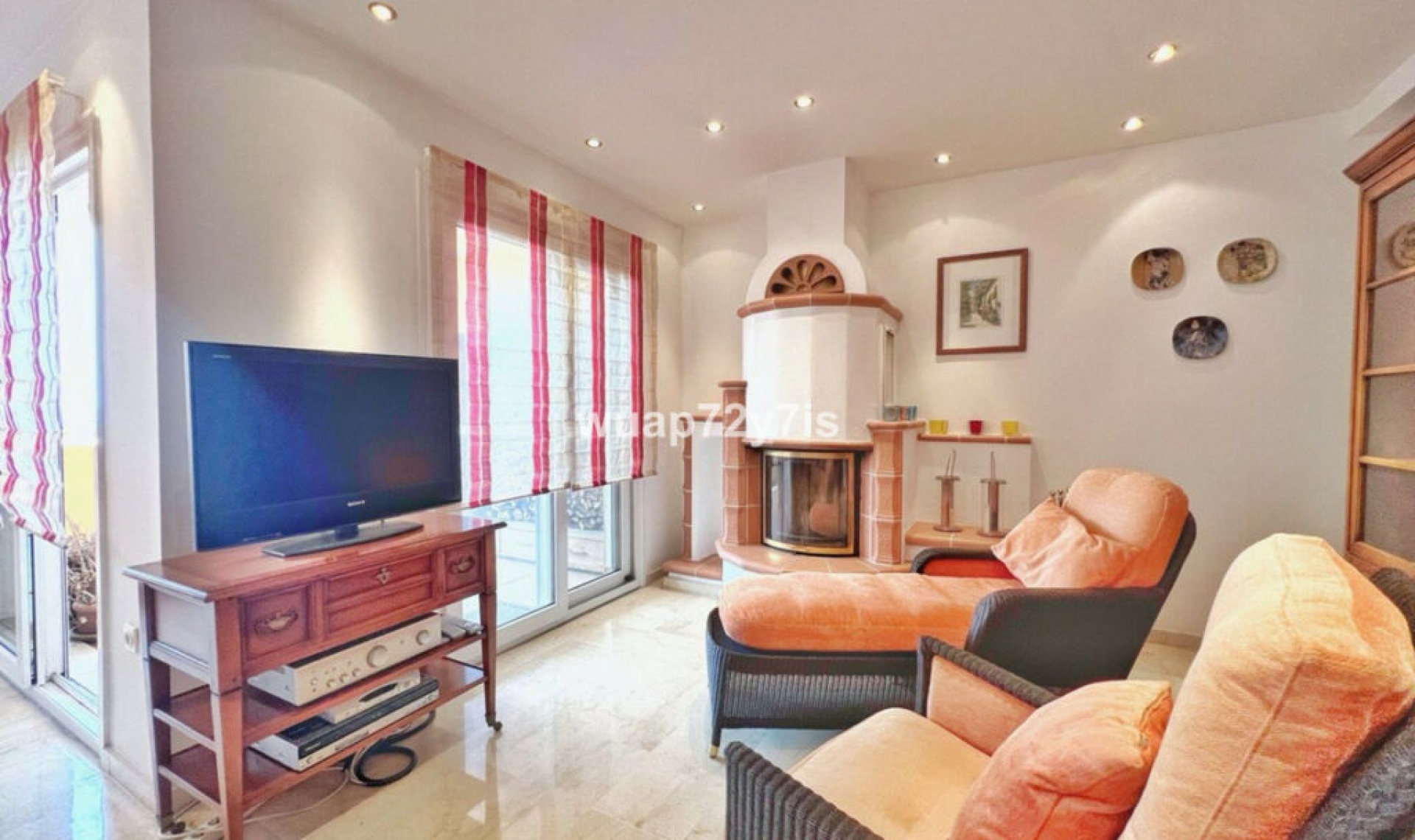 Resale - House -
Costabella