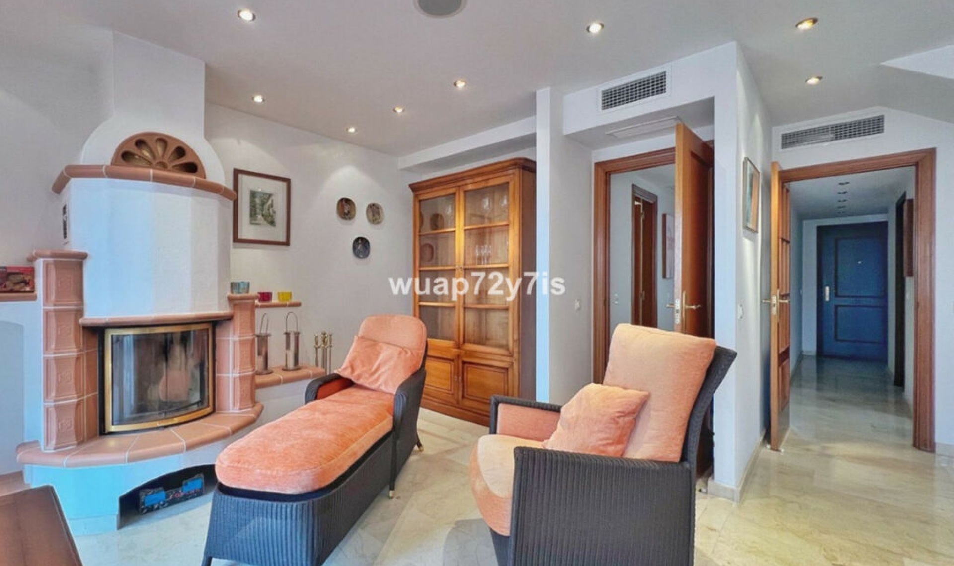 Resale - House -
Costabella