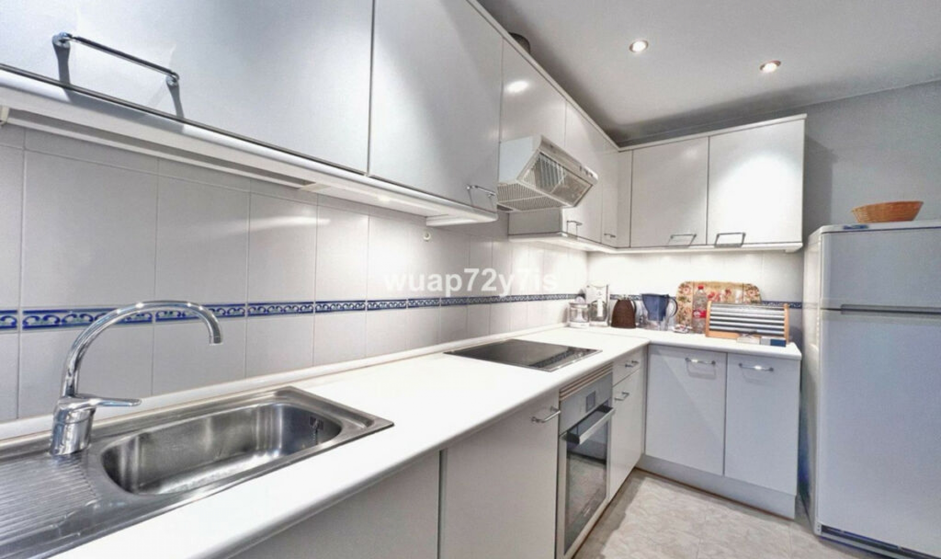 Resale - House -
Costabella