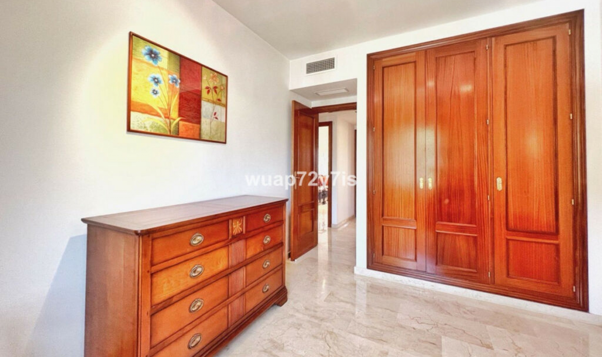 Resale - House -
Costabella