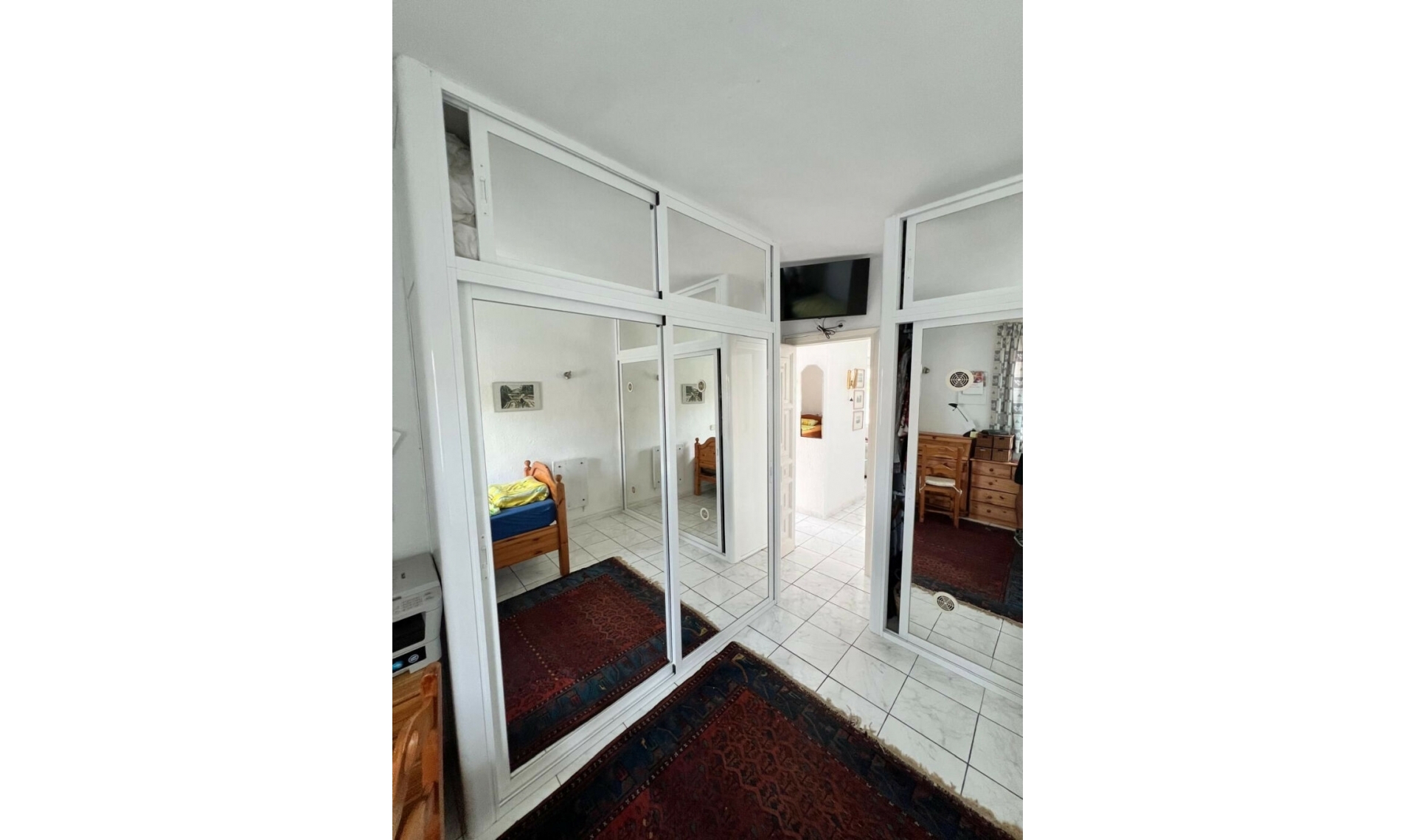 Resale - House -
Costabella