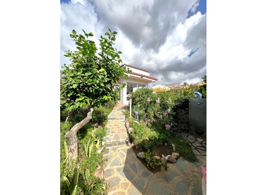 Resale - House -
Costabella