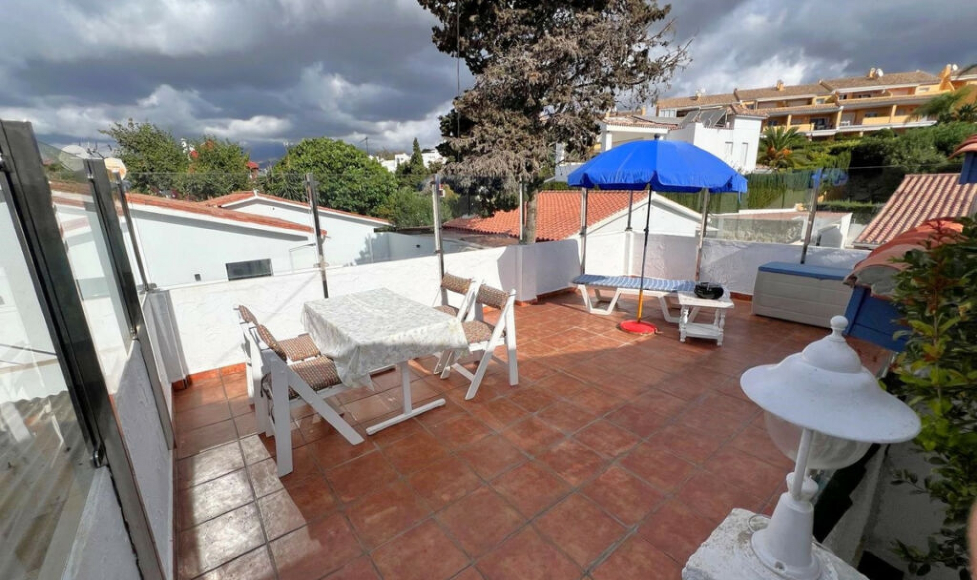 Resale - House -
Costabella
