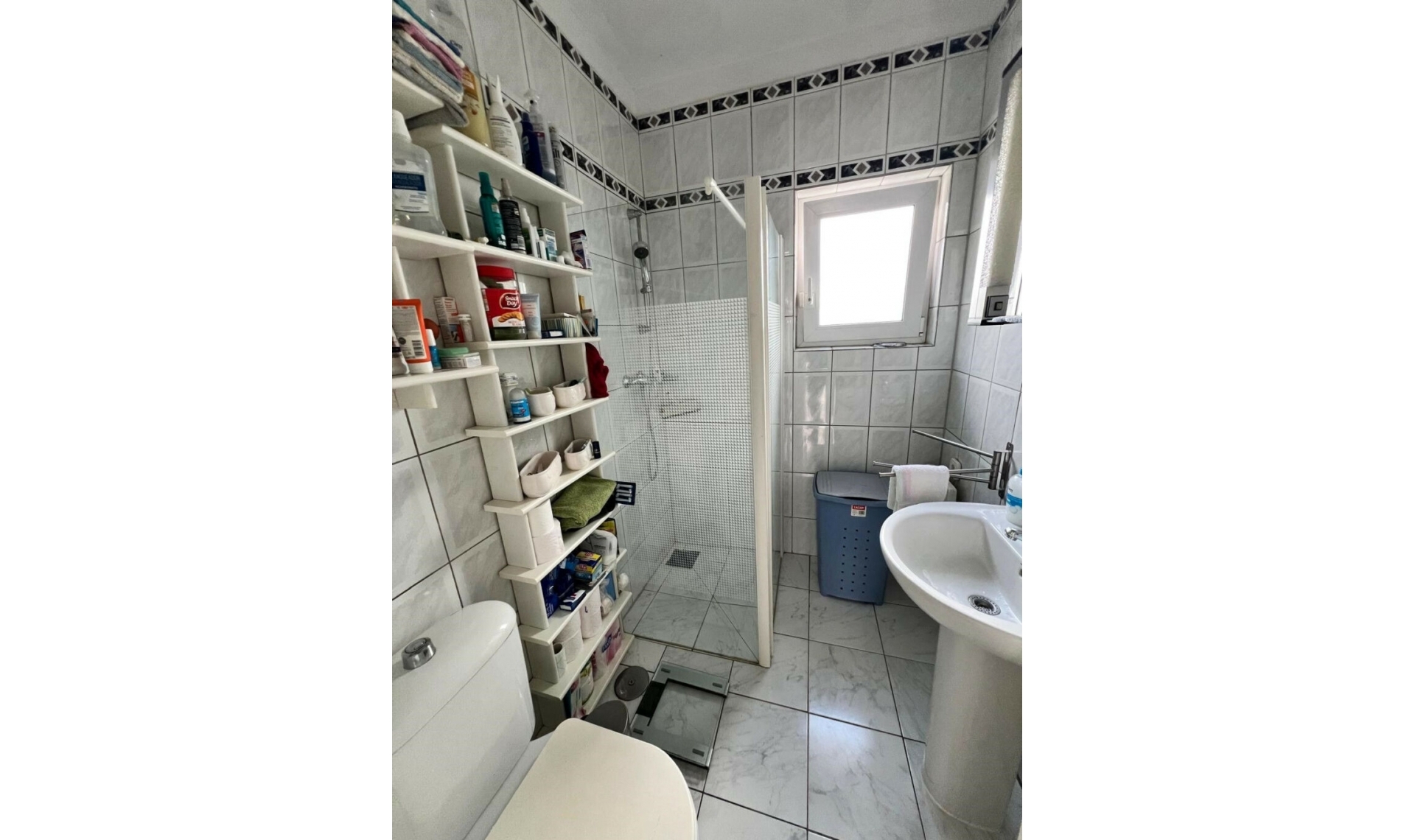 Resale - House -
Costabella