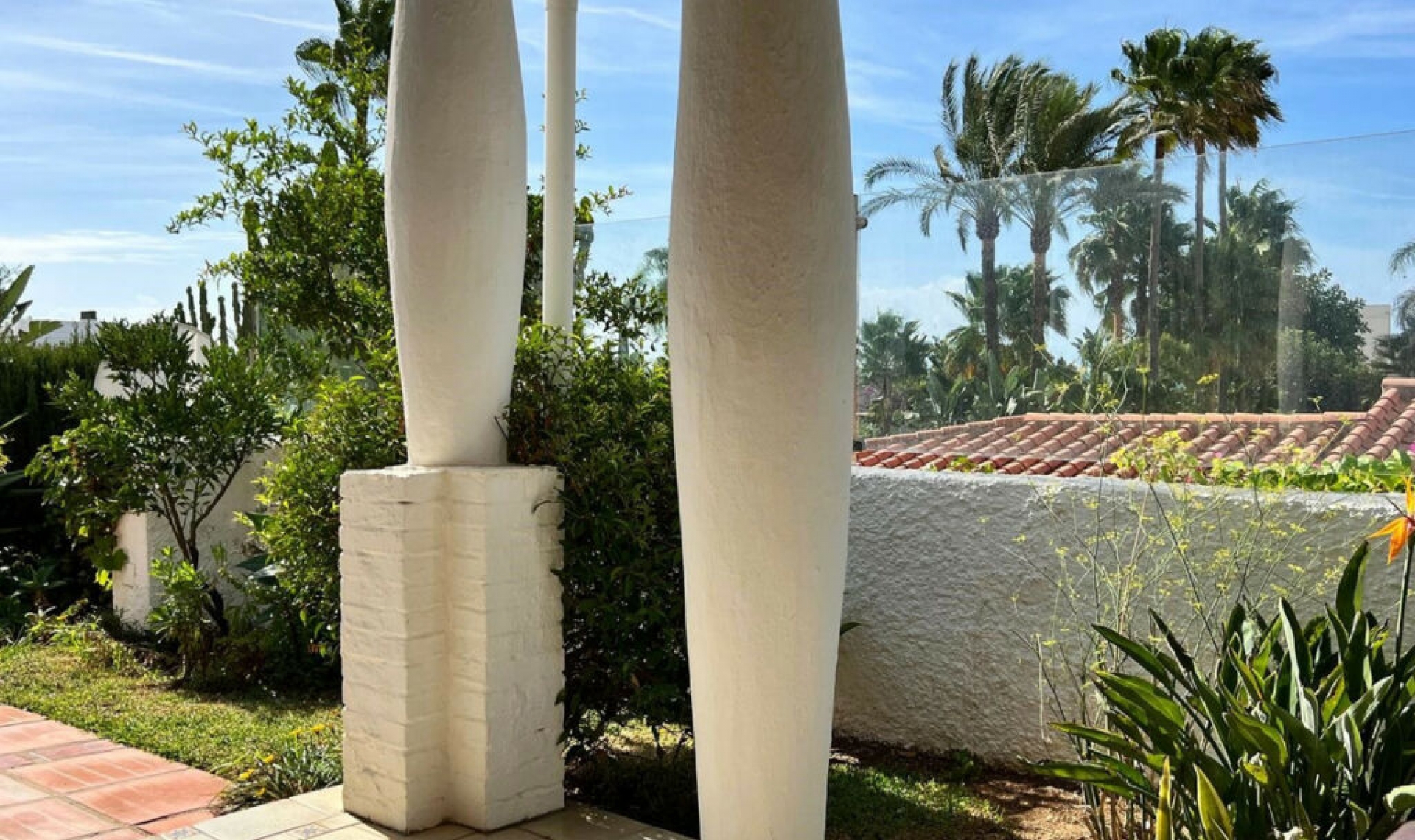 Resale - House -
Costabella