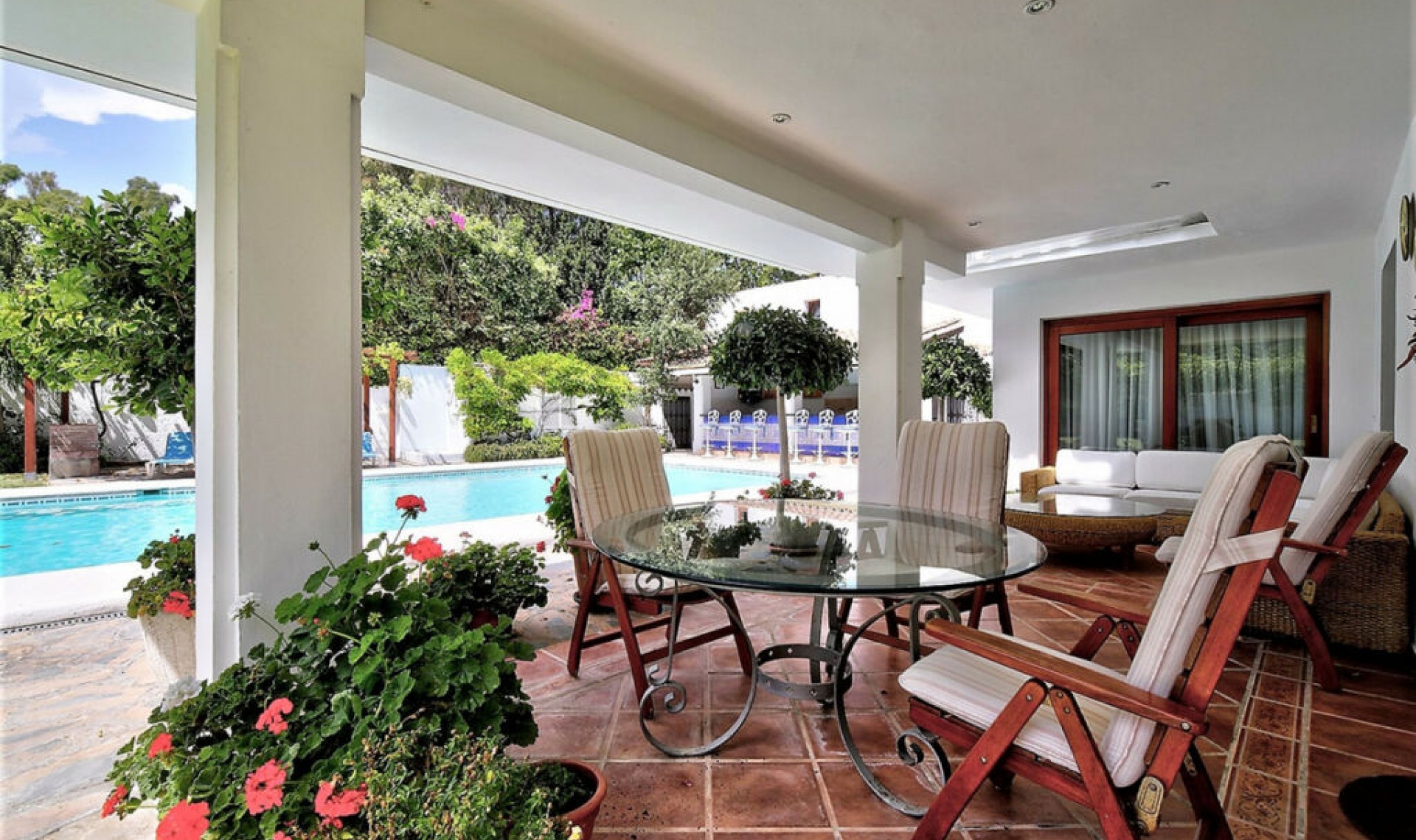 Resale - House -
Costalita