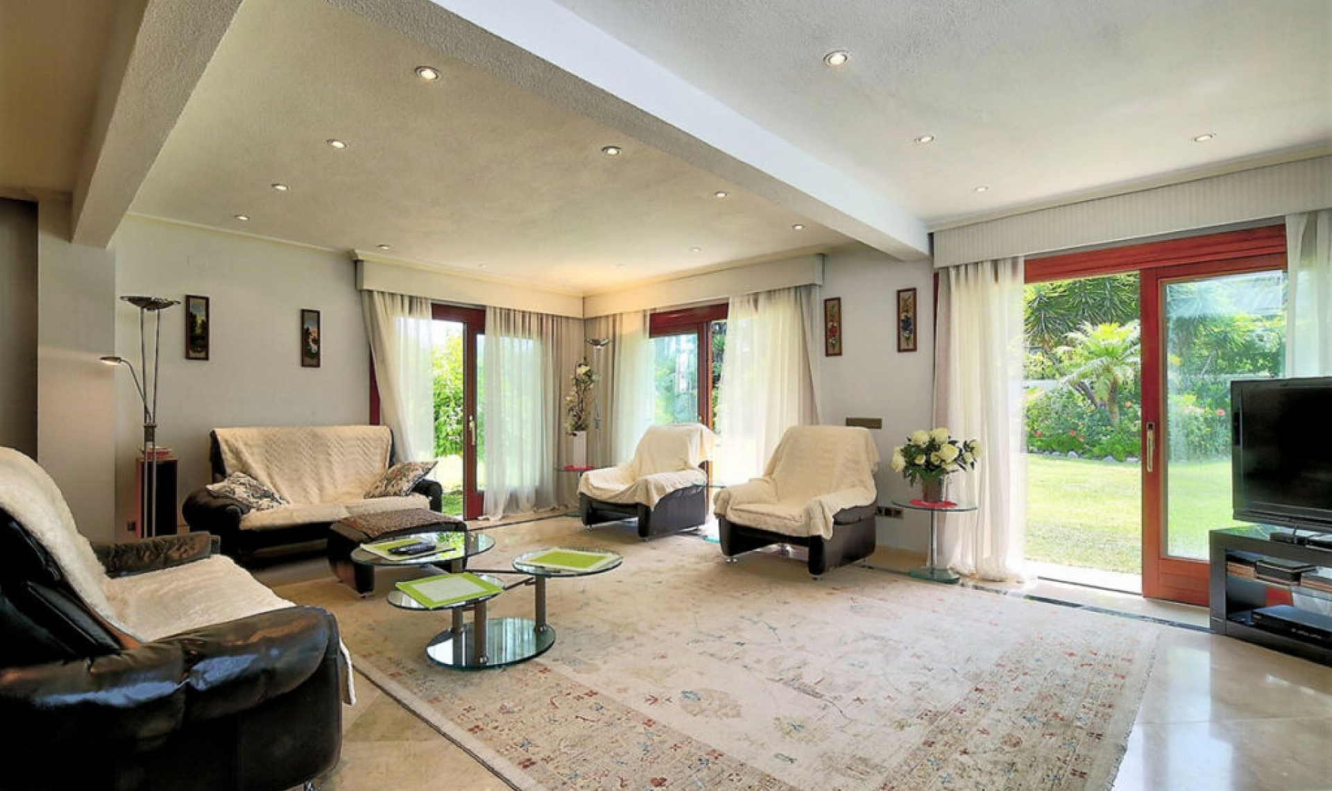 Resale - House -
Costalita