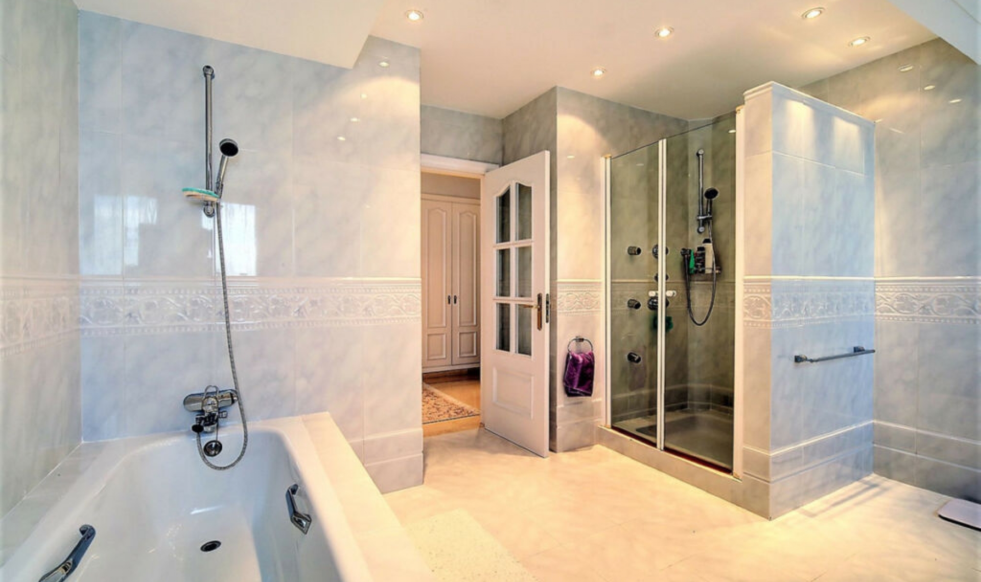 Resale - House -
Costalita