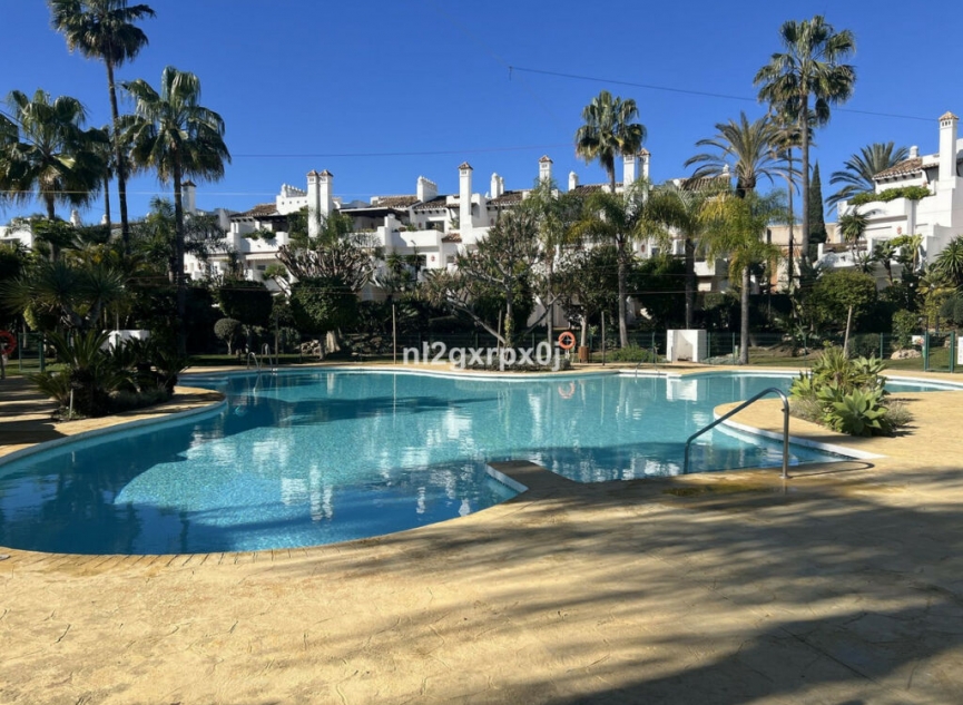 Resale - House -
Costalita