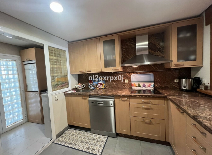 Resale - House -
Costalita