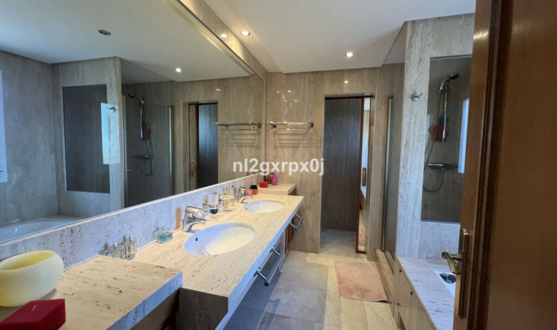 Resale - House -
Costalita