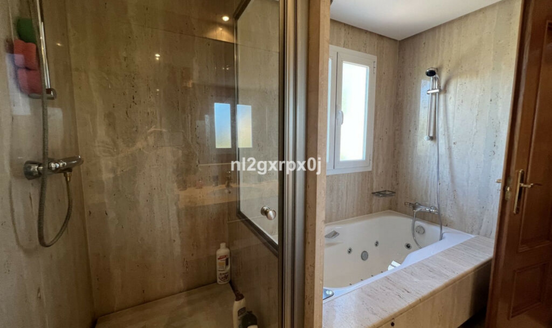 Resale - House -
Costalita