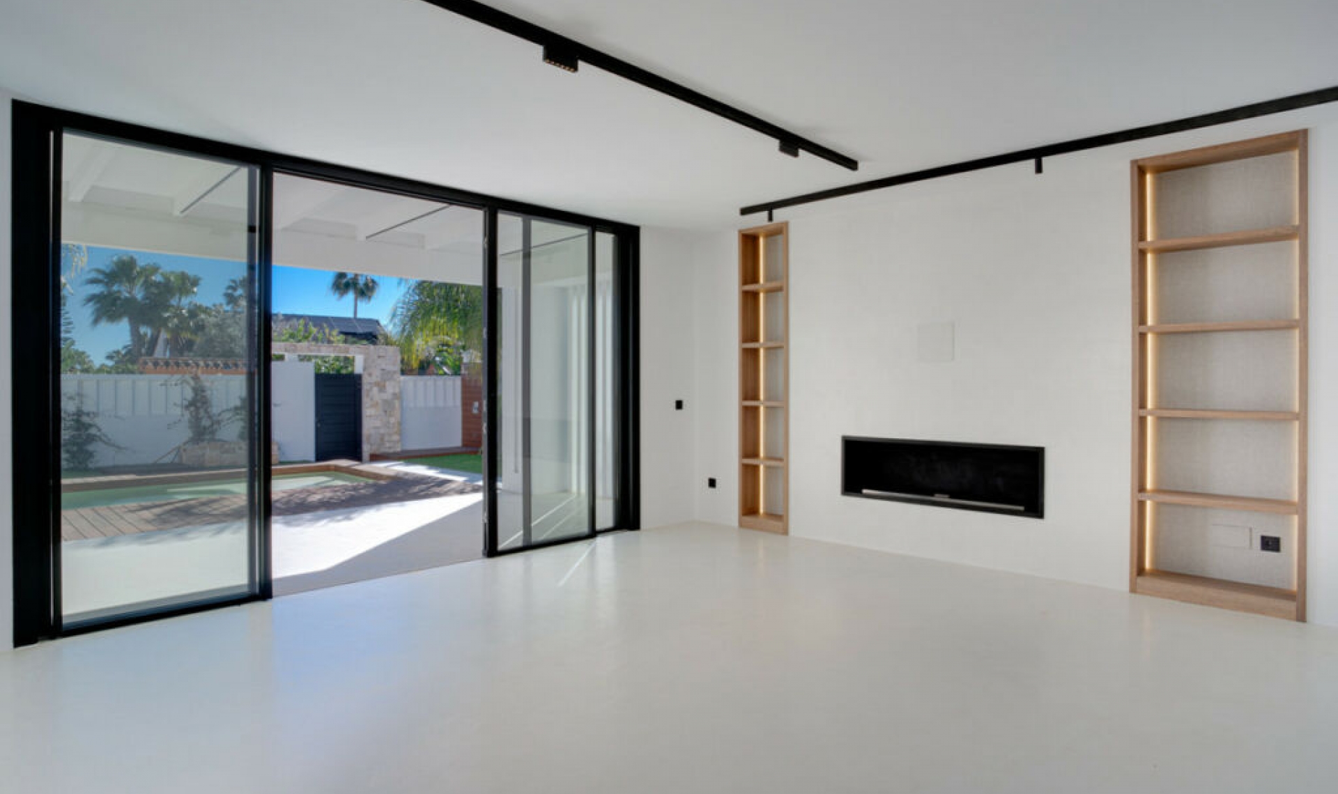 Resale - House -
Costalita