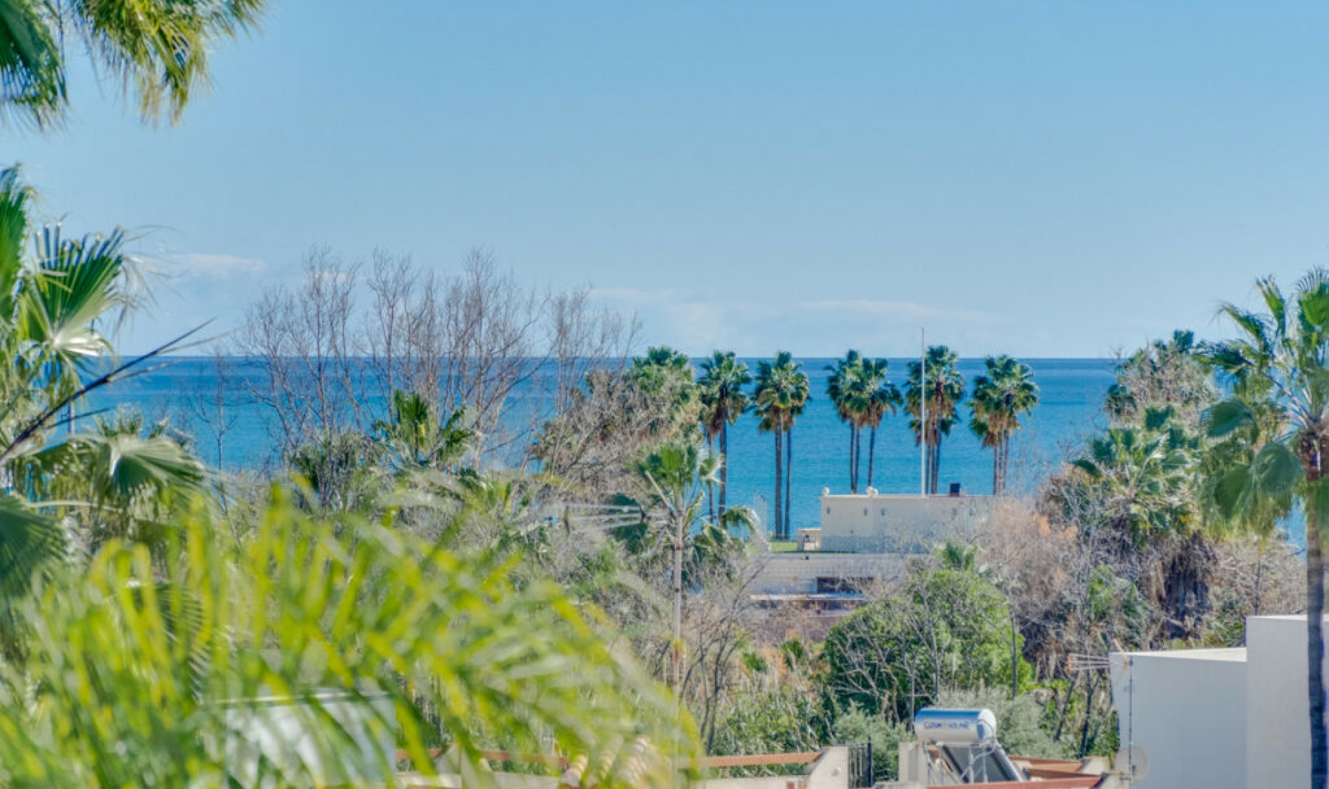 Resale - House -
Costalita