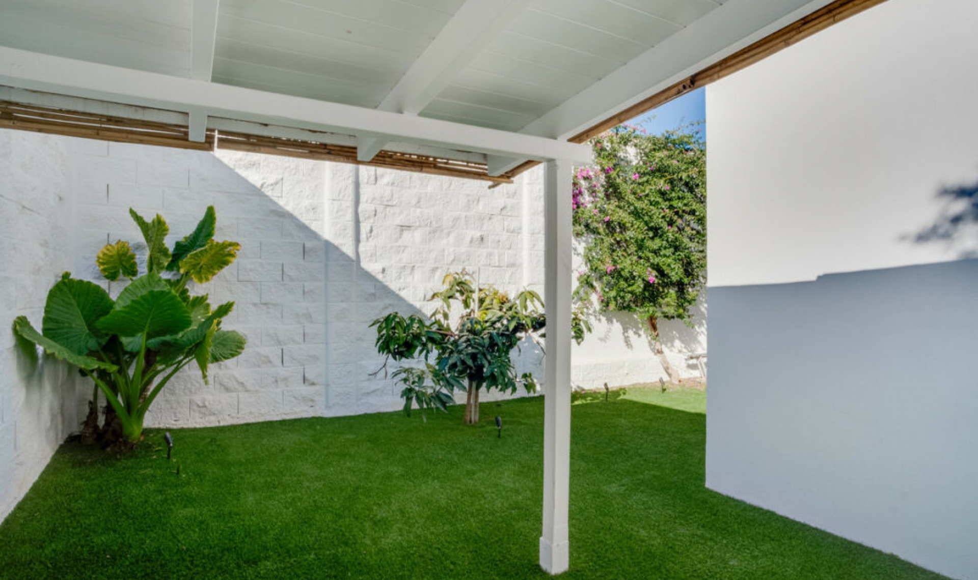 Resale - House -
Costalita