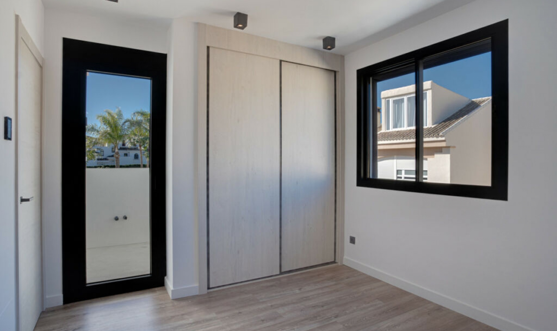 Resale - House -
Costalita