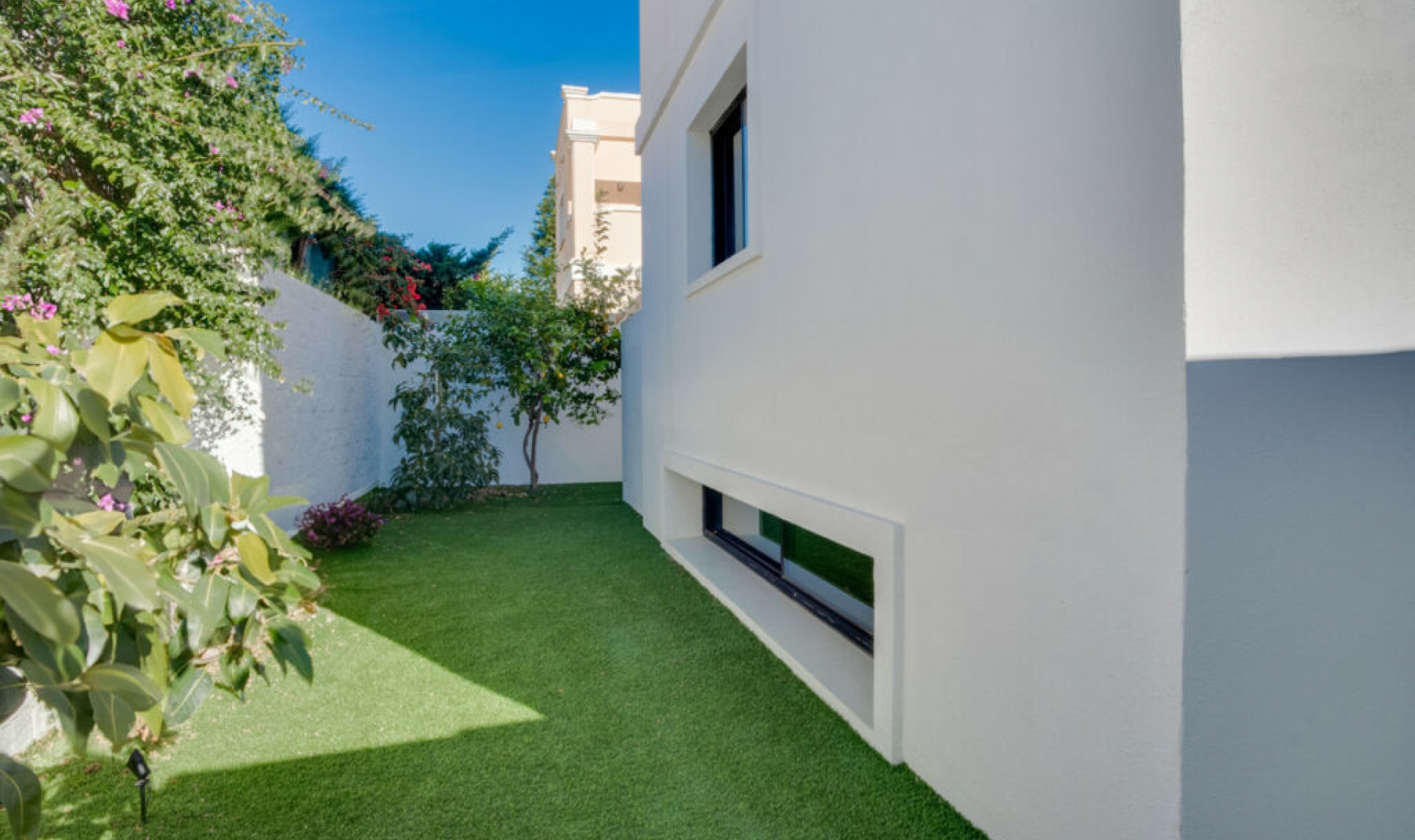 Resale - House -
Costalita