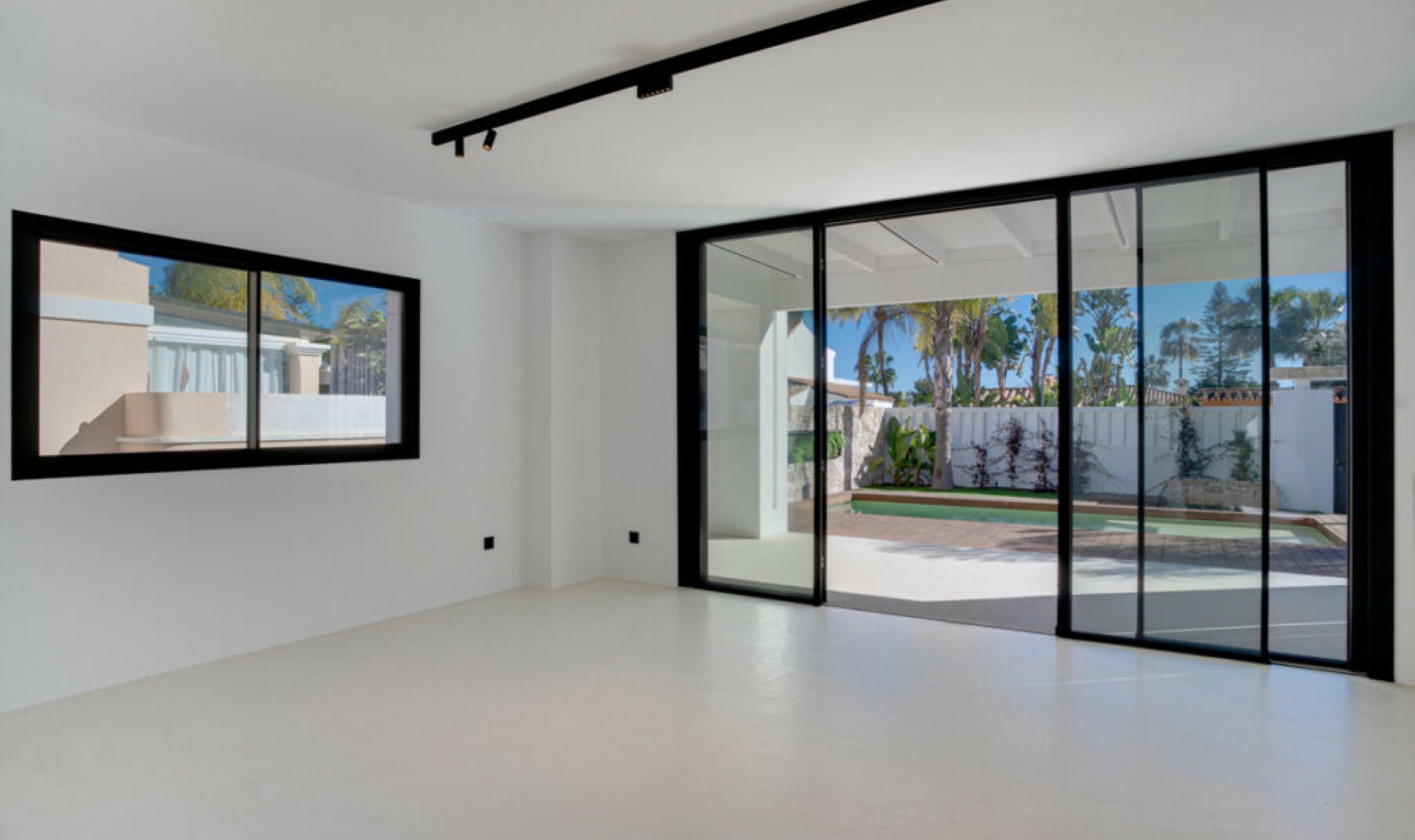 Resale - House -
Costalita