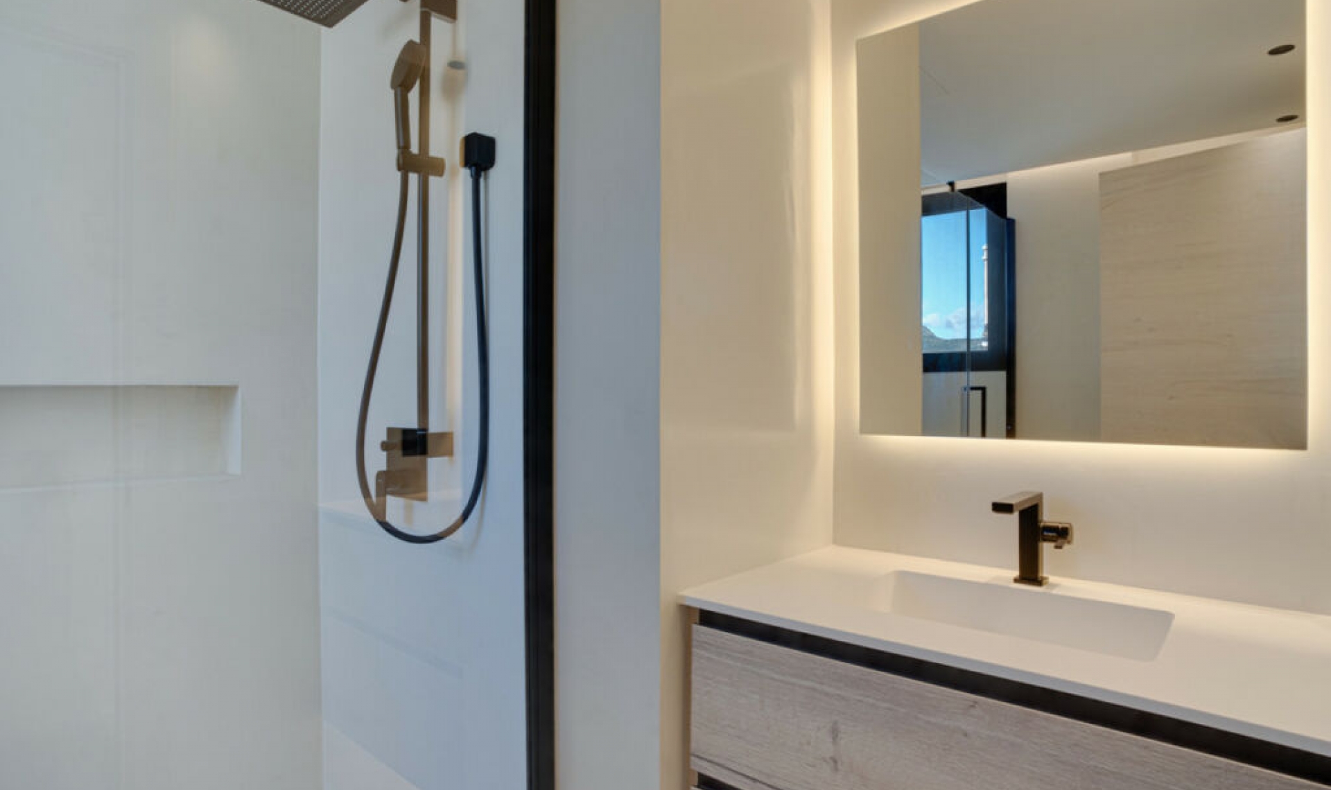 Resale - House -
Costalita