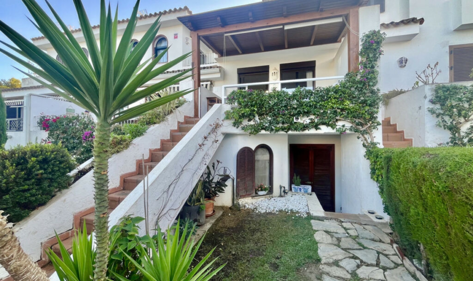 Resale - House -
Costalita