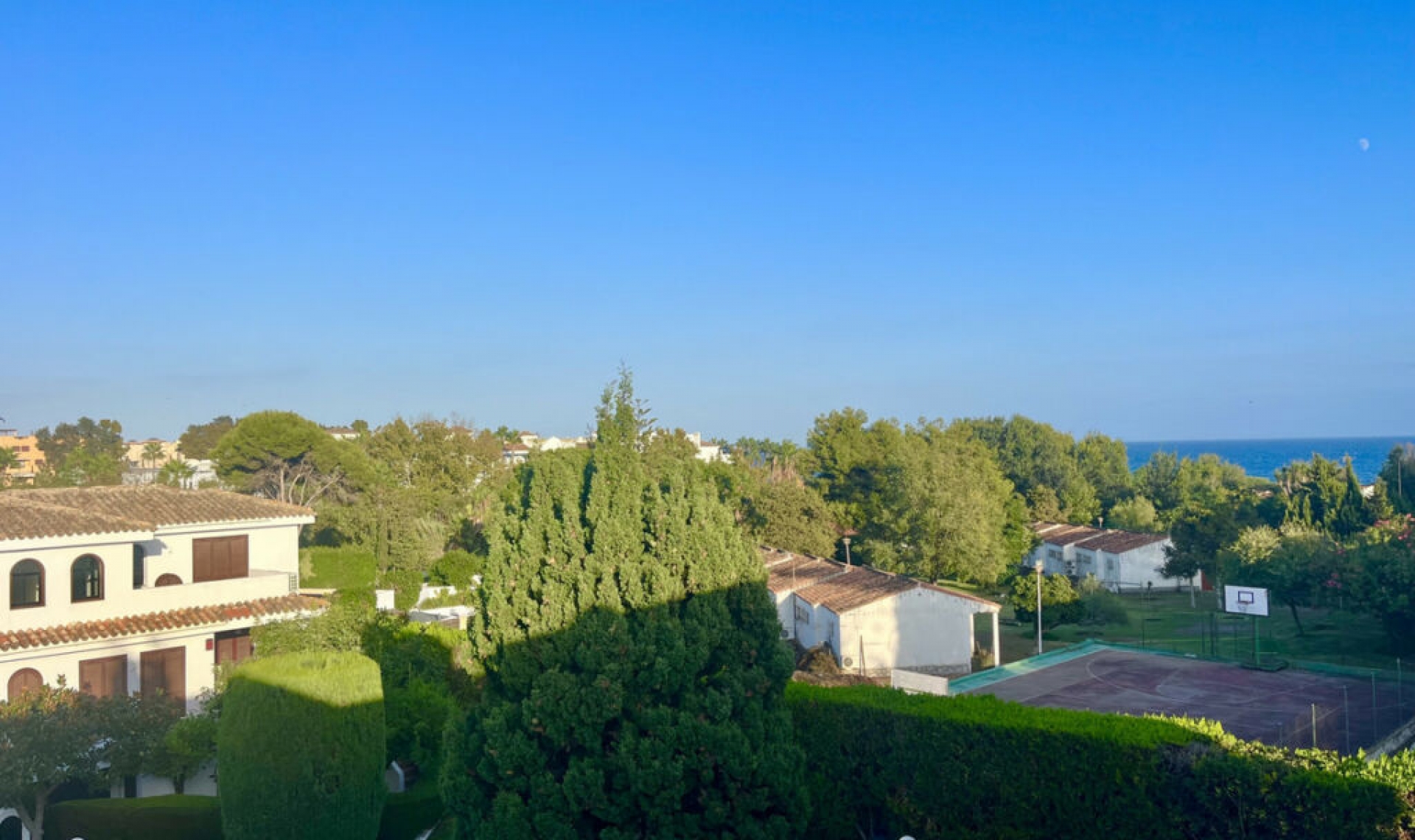 Resale - House -
Costalita