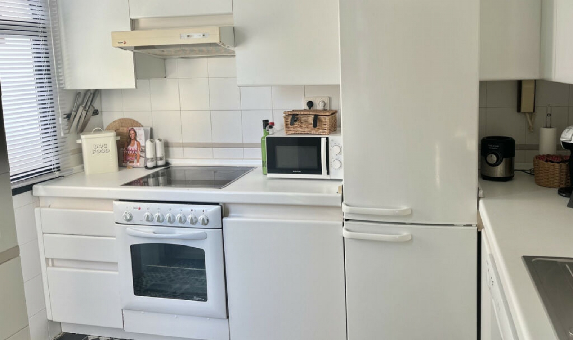 Resale - House -
Costalita