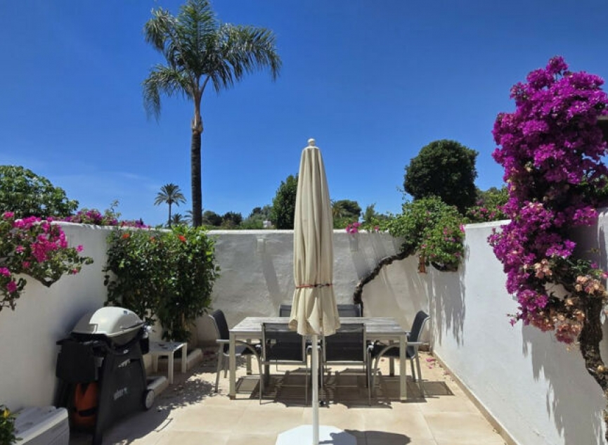 Resale - House -
Costalita