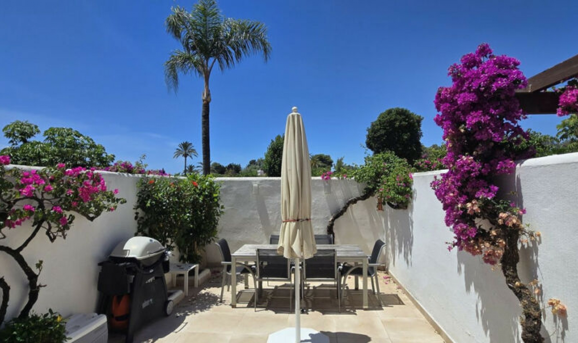 Resale - House -
Costalita