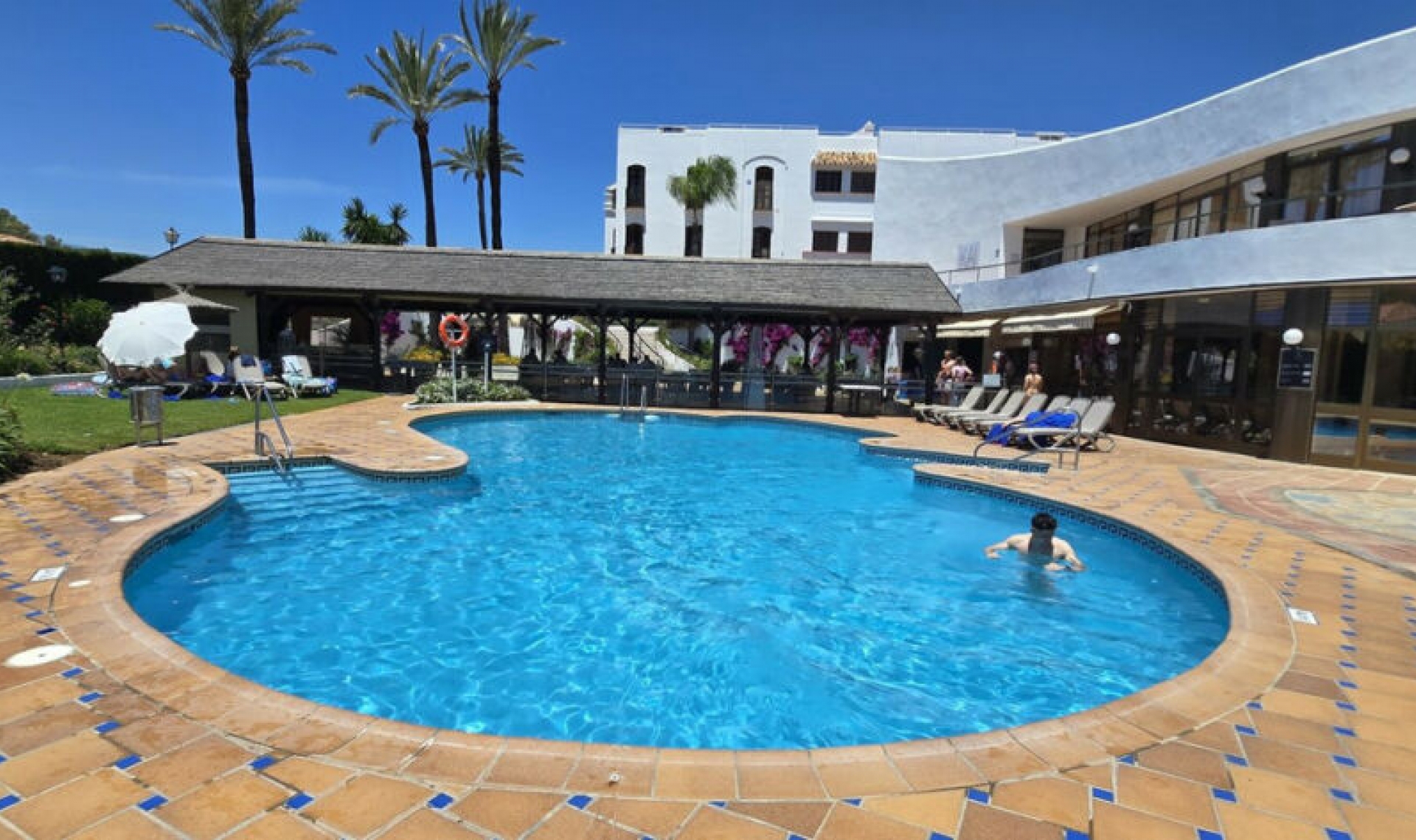 Resale - House -
Costalita