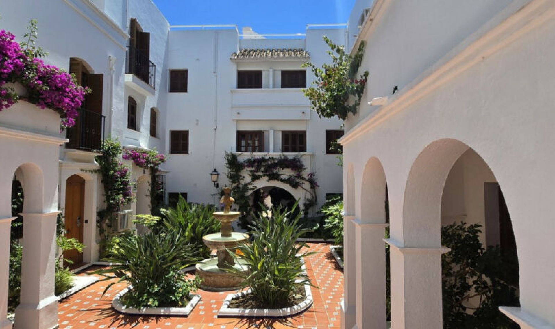 Resale - House -
Costalita