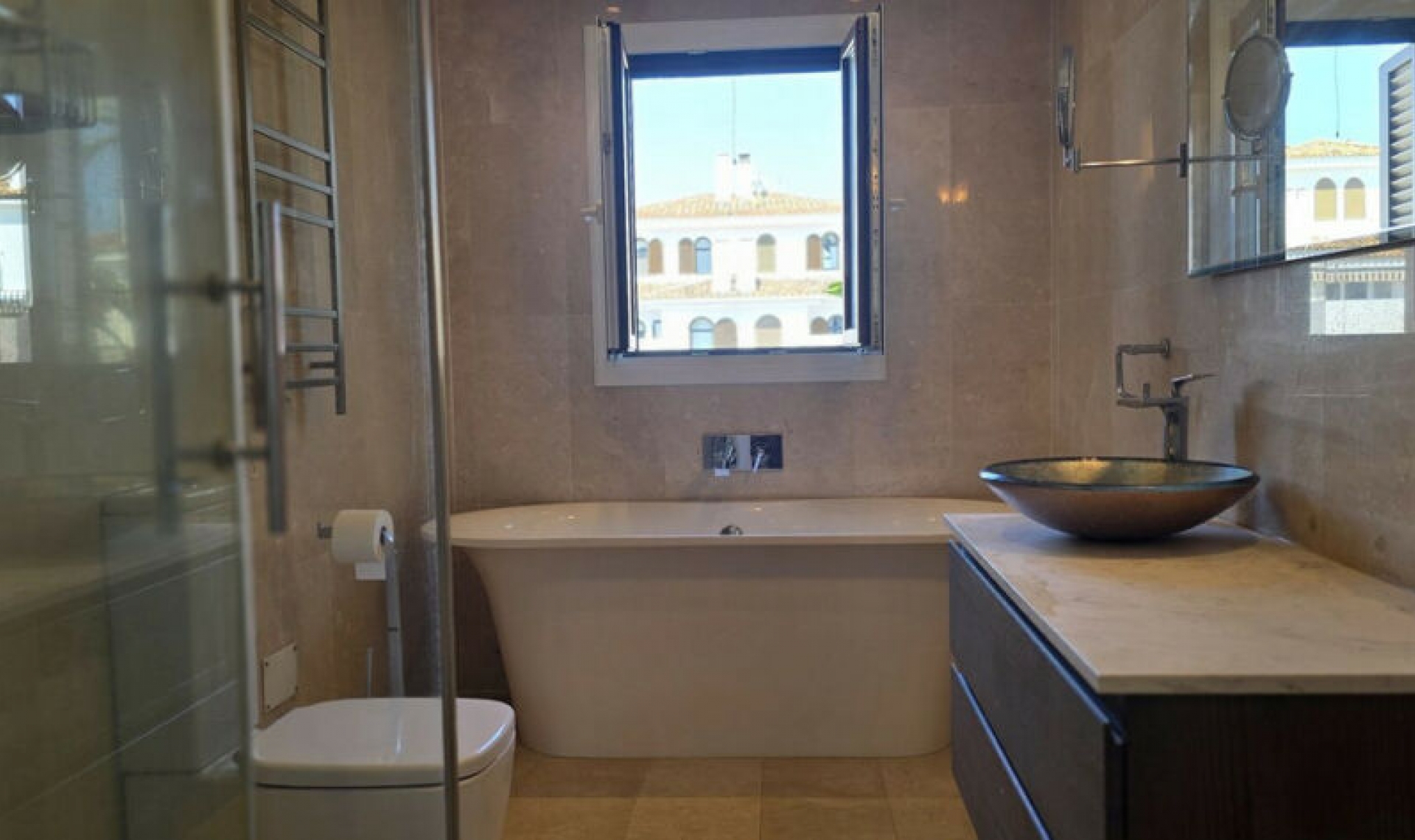 Resale - House -
Costalita